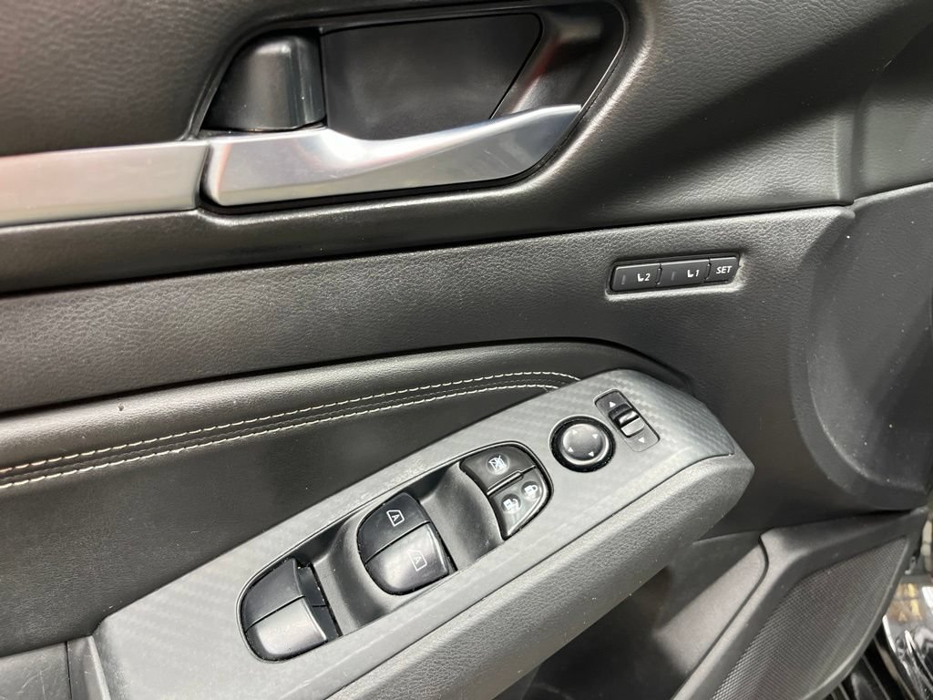 Used 2019 Nissan Altima 2.5 Platinum FWD image 29