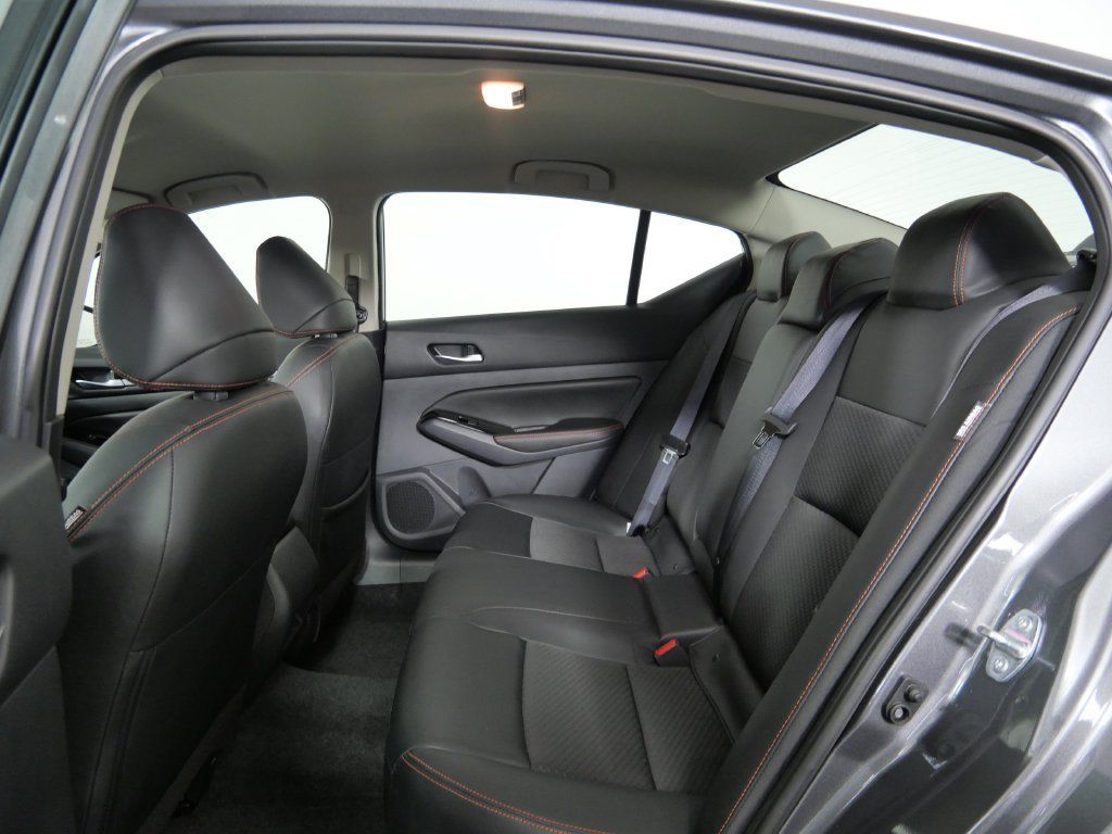 Used 2025 Nissan Altima 2.5 SR AWD/4WD image 16