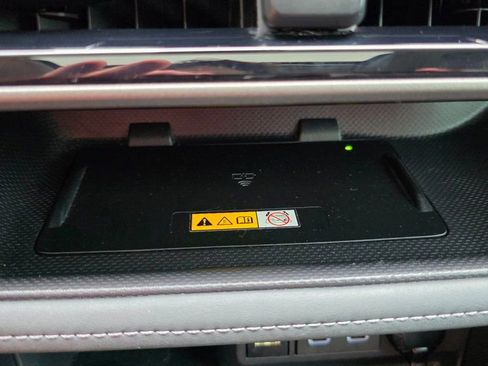 Used 2025 Toyota Highlander XLE FWD image 22