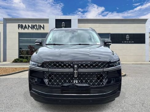 New 2026 Lincoln Navigator L Reserve AWD/4WD image 2