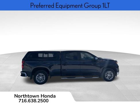 Used 2022 Chevrolet Silverado 1500 LT w/ Z71 Off-Road Package image 3