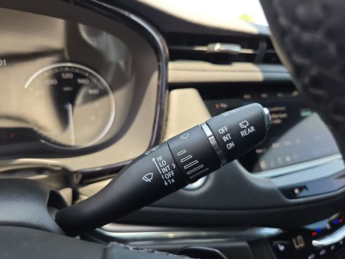 Used 2024 Cadillac XT5 Luxury FWD image 23