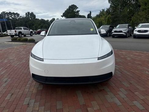 Used 2026 Tesla Model Y 2WD image 25