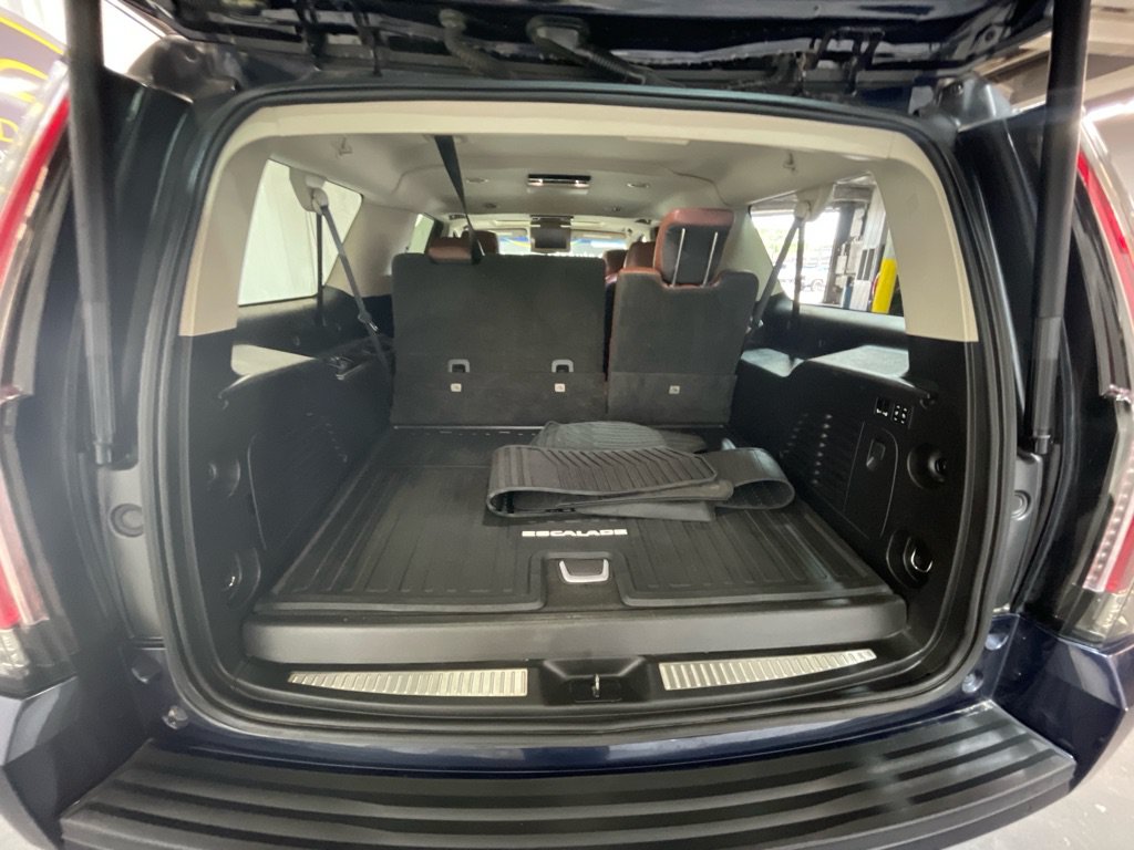 Used 2019 Cadillac Escalade ESV Luxury AWD/4WD image 32