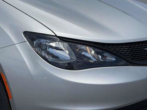 New 2026 Chrysler Voyager LX FWD image 7