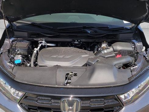 New 2026 Honda Odyssey Touring image 17
