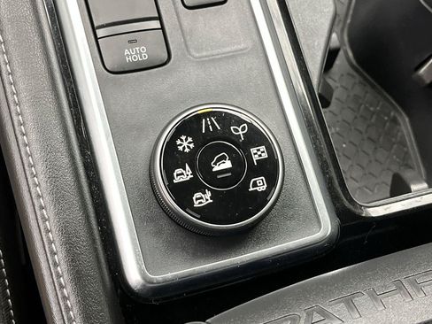 Used 2024 Nissan Pathfinder SV AWD/4WD image 16