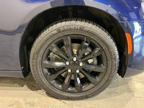 Used 2016 Chrysler 300 Limited w/ Driver Convenience Group AWD/4WD image 9