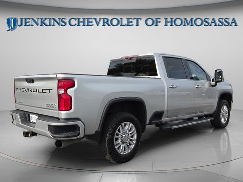 Used 2020 Chevrolet Silverado 2500 High Country w/ Technology Package image 7