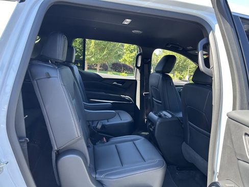 New 2026 Chevrolet Traverse LT image 45