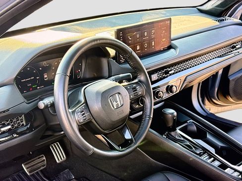Used 2023 Honda Accord Sport image 4