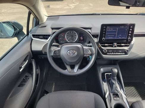 Used 2020 Toyota Corolla LE FWD image 25
