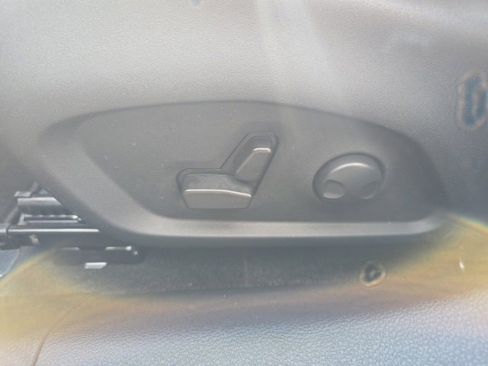 Used 2024 Jeep Compass Limited w/ High Altitude Package image 15