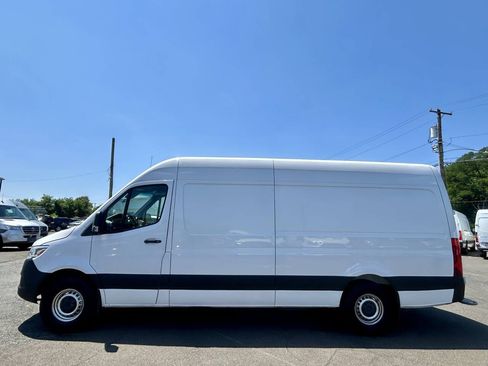Used 2019 Mercedes-Benz Sprinter 170 Cargo image 2