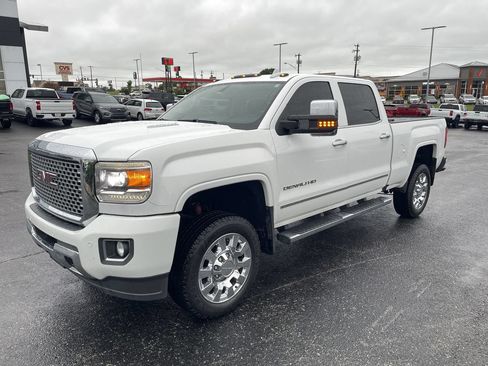 Used 2016 GMC Sierra 2500 Denali w/ Suspension Package, Off-Road AWD/4WD image 1