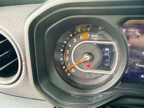 Used 2024 Jeep Wrangler Unlimited Rubicon AWD/4WD image 40