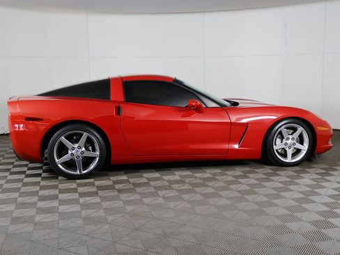 Used 2006 Chevrolet Corvette Coupe w/ Preferred Equipment Group RWD image 13
