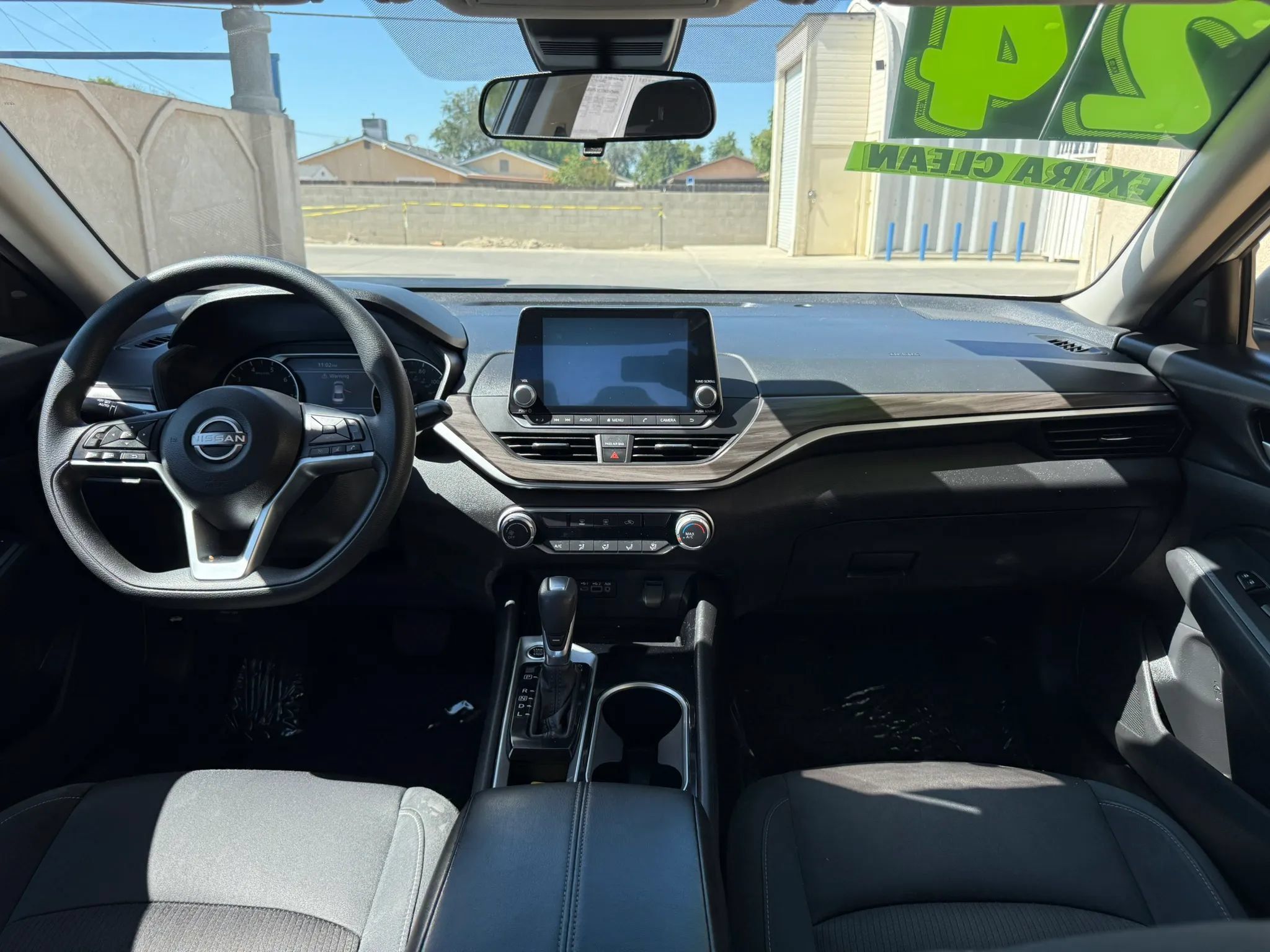 Used 2024 Nissan Altima 2.5 SV FWD image 11