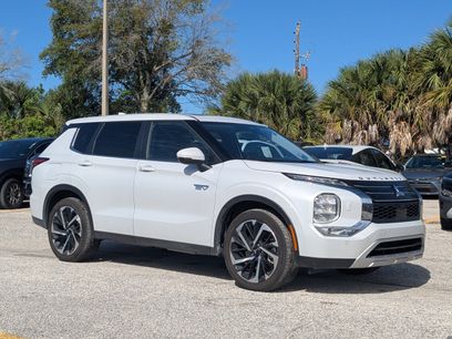 Used 2025 Mitsubishi Outlander SE