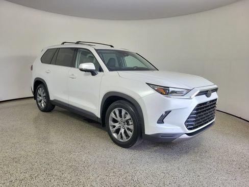 Used 2024 Toyota Grand Highlander AWD Hybrid image 4