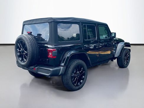 Used 2024 Jeep Wrangler Unlimited Sahara AWD/4WD image 7