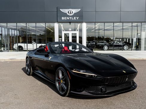 Used 2024 Ferrari Roma Spider image 19