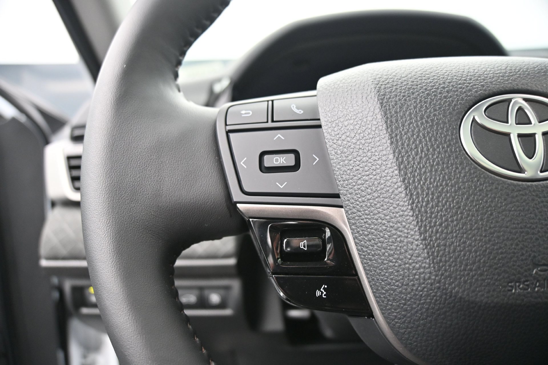 Used 2025 Toyota Camry XLE AWD/4WD image 21