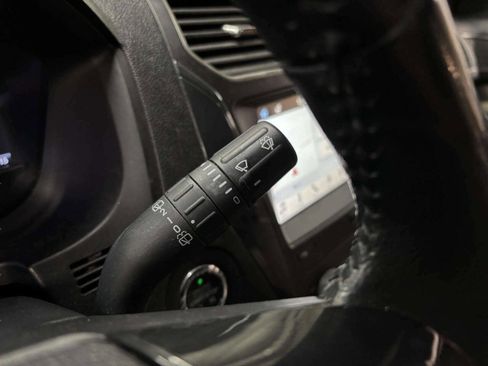 Used 2018 Ford Explorer XLT w/ Equipment Group 202A image 35