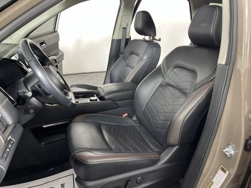 Used 2023 Nissan Pathfinder Platinum w/ Cargo Package AWD/4WD image 15
