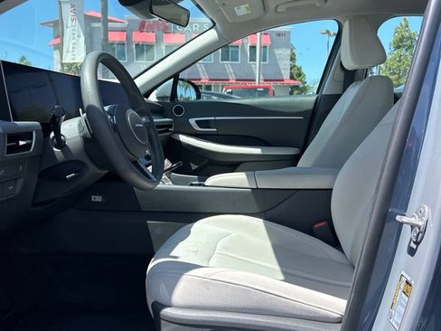 Used 2025 Hyundai Sonata SEL FWD image 8
