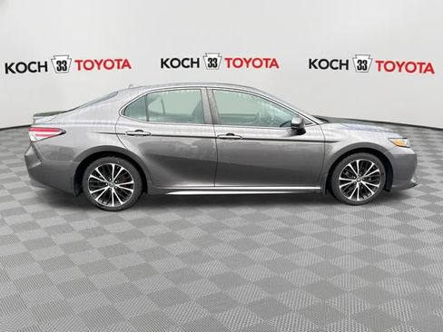 Used 2019 Toyota Camry SE FWD image 9