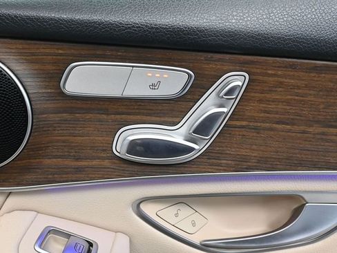 Used 2021 Mercedes-Benz GLC 300 4MATIC image 50