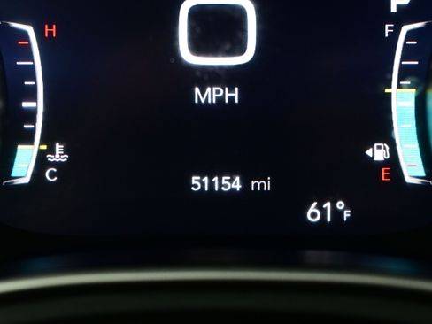 Used 2021 Chrysler Pacifica Touring-L w/ Uconnect Theater Family Group image 26