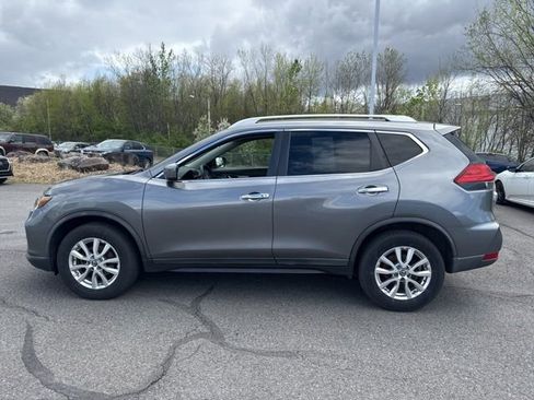 Used 2017 Nissan Rogue SV image 8