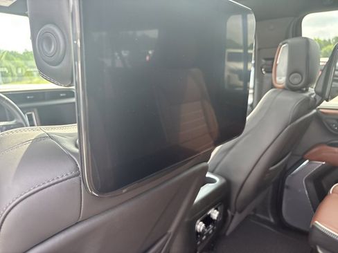 Used 2024 GMC Yukon XL Denali Ultimate image 26