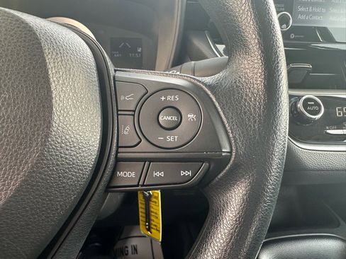 Used 2022 Toyota Corolla LE image 10