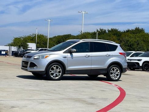Used 2016 Ford Escape Titanium AWD/4WD image 2