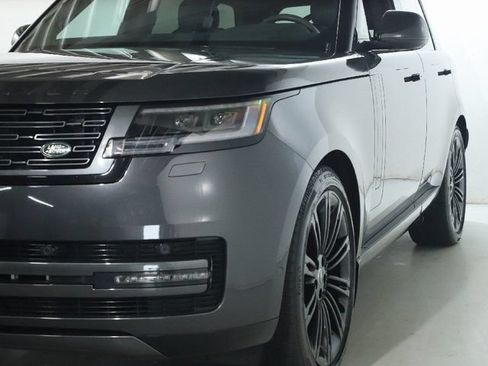 Used 2025 Land Rover Range Rover SE AWD/4WD image 14