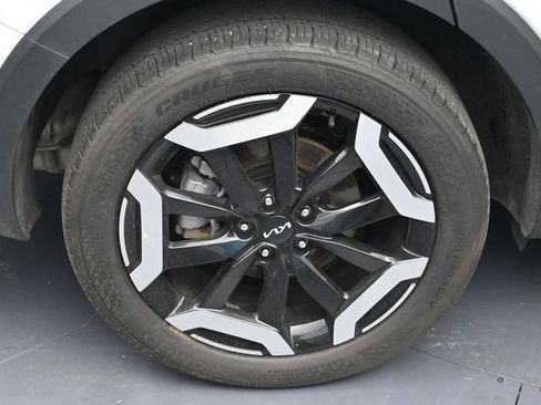 Used 2025 Kia Telluride S FWD image 5