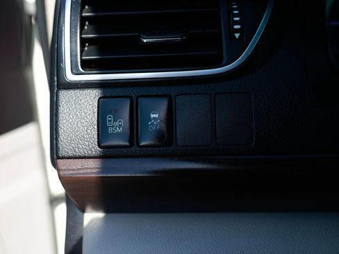 Used 2017 Toyota Camry XLE w/ Moonroof Package image 46