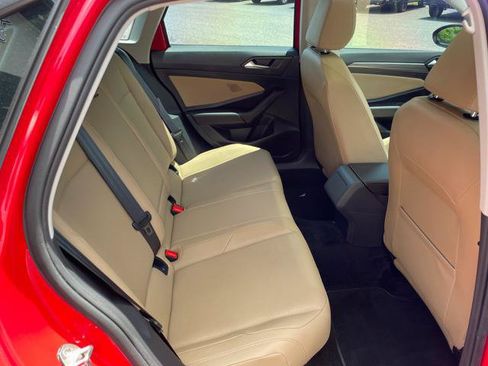 Used 2019 Volkswagen Jetta SEL FWD image 32