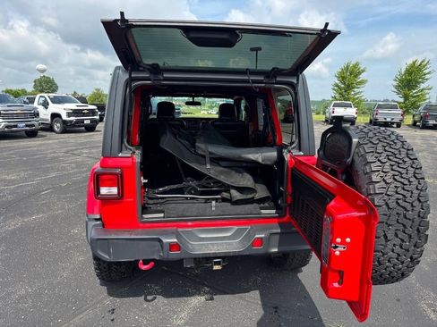 Used 2019 Jeep Wrangler Unlimited Rubicon w/ Dual Top Group image 4
