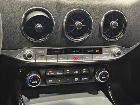 Used 2019 Kia Stinger GTS RWD image 9
