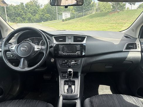 Used 2018 Nissan Sentra SV FWD image 14