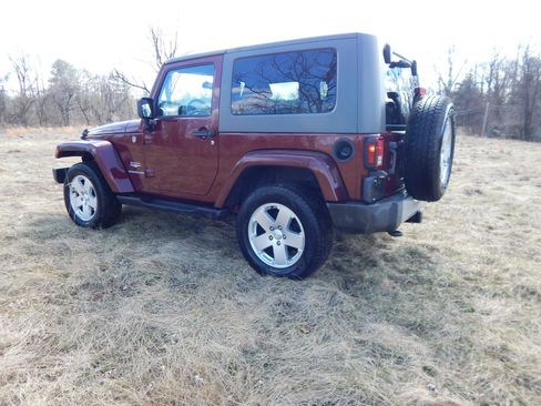 Used 2010 Jeep Wrangler Sahara image 3