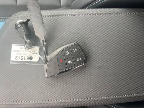 New 2026 Chevrolet Equinox EV LT image 24