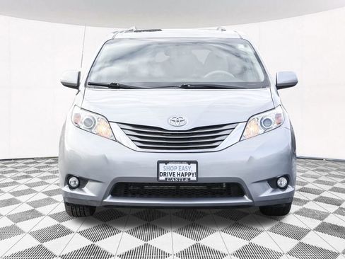 Used 2014 Toyota Sienna XLE image 8