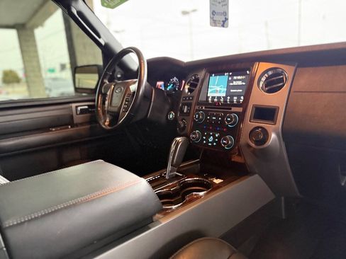 Used 2016 Ford Expedition Platinum AWD/4WD image 46