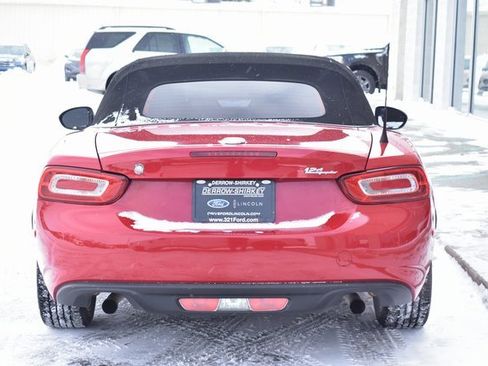Used 2017 FIAT 124 Spider Classica image 5