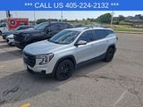 Used 2022 GMC Terrain SLE w/ Driver Convenience Package image 3
